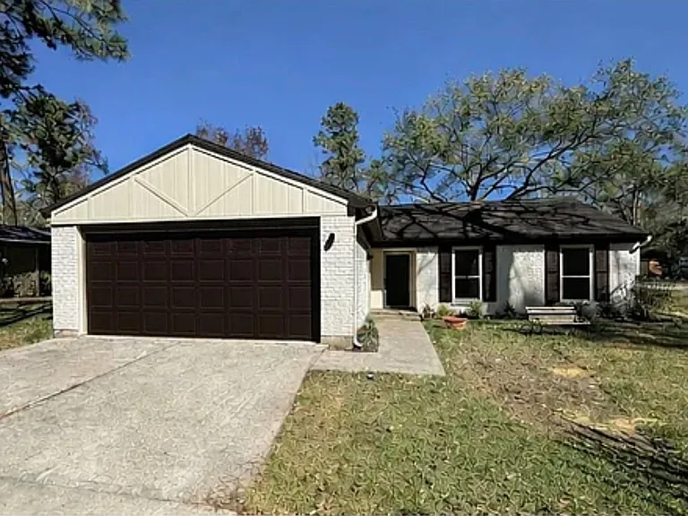 1 Redberry Ct — Photo 2
