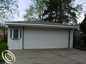 5th image of 23251 Manistee Ave