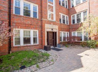901 S Hanley Rd APT 8, Saint Louis, MO 63105