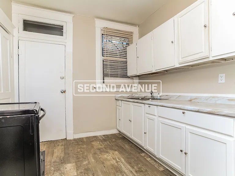 1755 Baltimore Ave — Photo 2