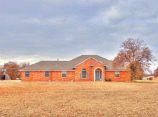 5879 Mockingbird Ln, Blanchard, OK 73010