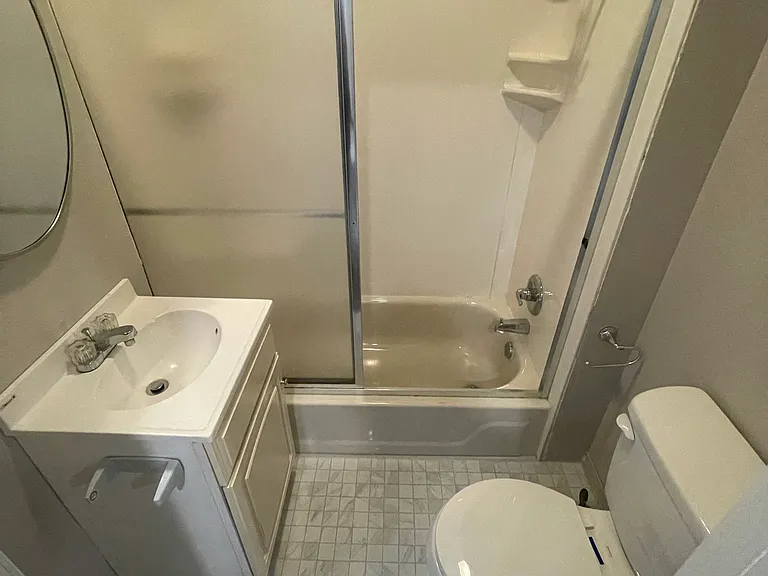 1410 W Oak St #6 — Photo 6