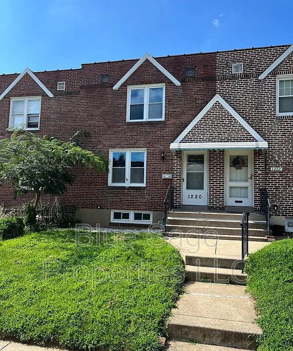 1220 Lawrence Ave