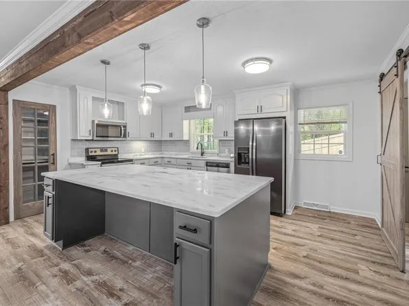 6108 Carter St, Lula, GA 30554