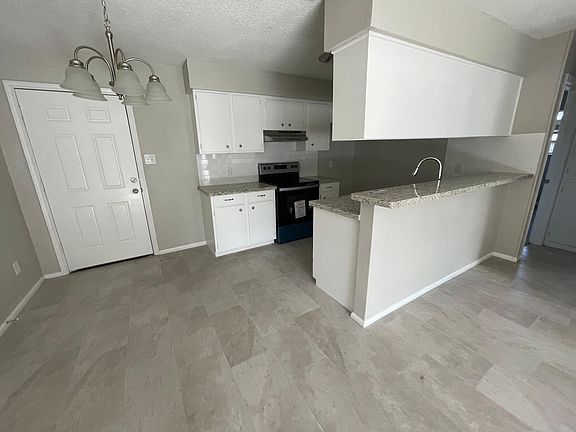 5th image of 418 Vega Dr