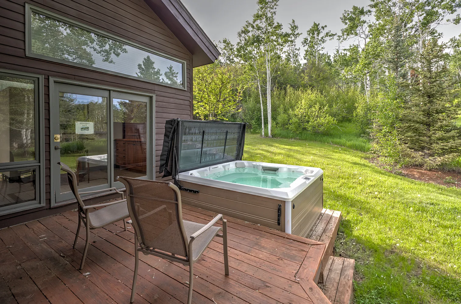 5 bed, 3990 sqft, $12,000 — Photo 1
