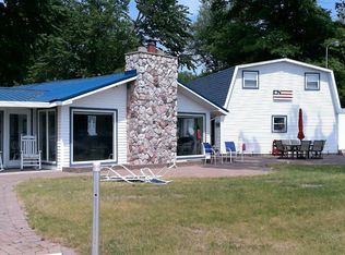 3167 Lakeshore Dr, Gladwin, MI 48624
