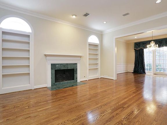 4th image of 2411 Nantucket Dr