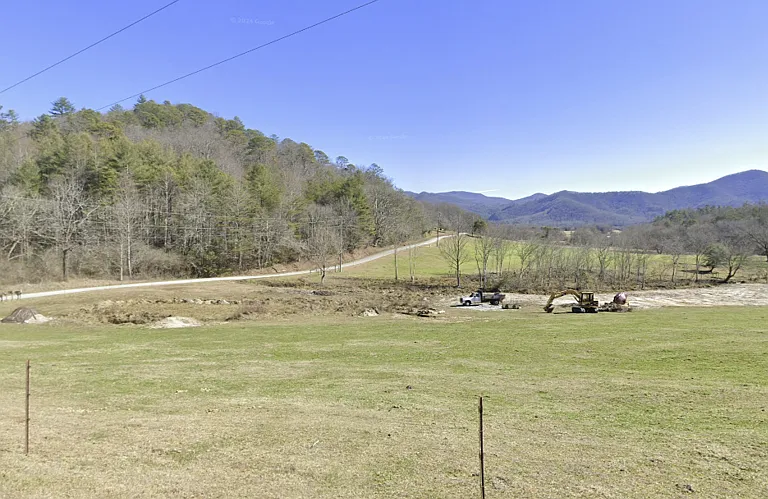 752 Meadow Brook Ln — Photo 4