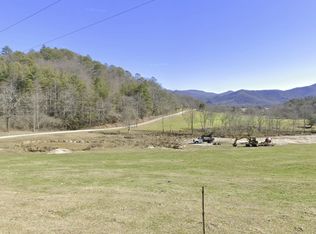 752 Meadow Brook Ln, Rabun Gap, GA 30568