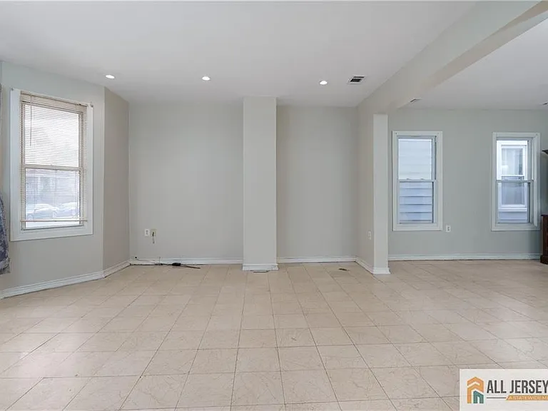 264 Seaman St #2 — Photo 6