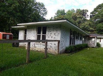2nd image of 305 Bernard St