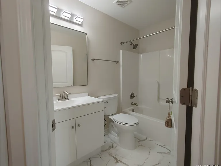 441 Riverwalk Dr — Photo 8