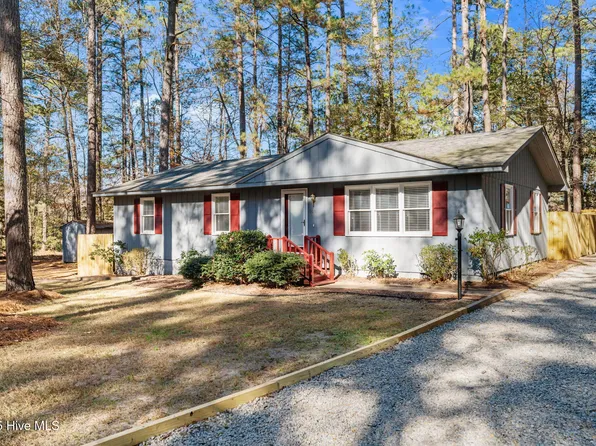 901 Heather Trail, Aberdeen, NC 28315
