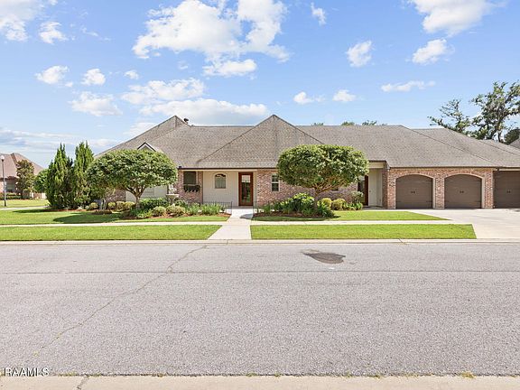 2nd image of 100 Quiet Oaks Dr