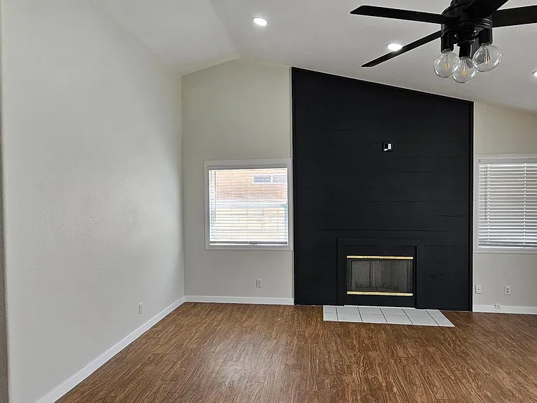 424 E Avenue J11 — Photo 19