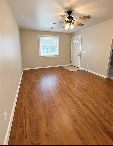 2 bed, 1.0 bath, 1000 sqft, $1,350 — Photo 2