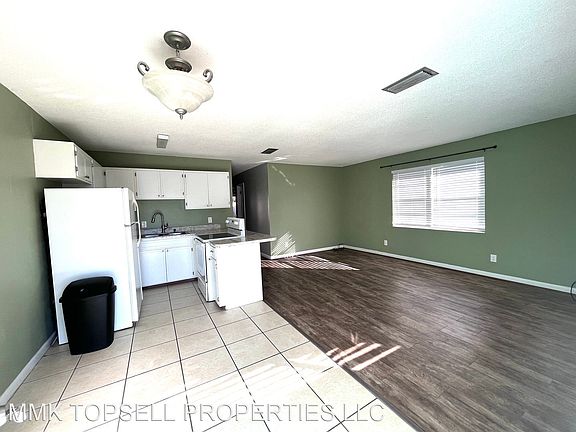 4th image of 231 Poinsettia Dr #11783091