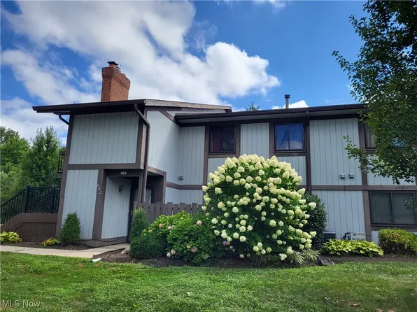 882 Kirkwall Dr, Akron, OH 44321