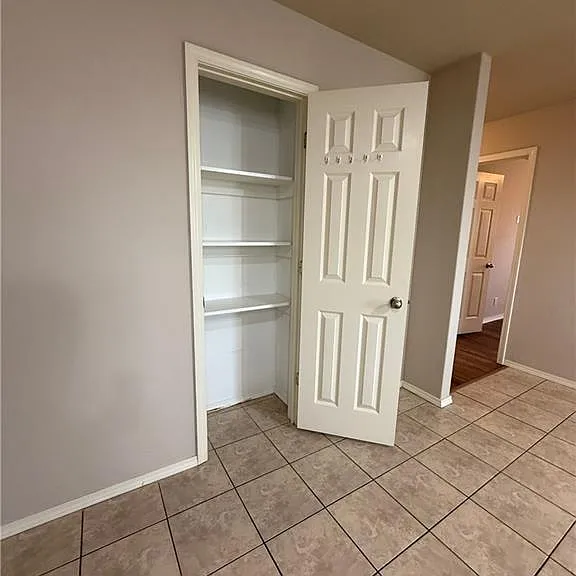 662 Appleridge Dr — Photo 4