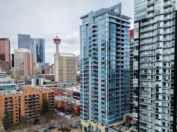 215 NW 13th Ave SW #1901, Calgary, AB T2R 0V6