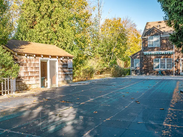 45 Quogue St — Photo 16