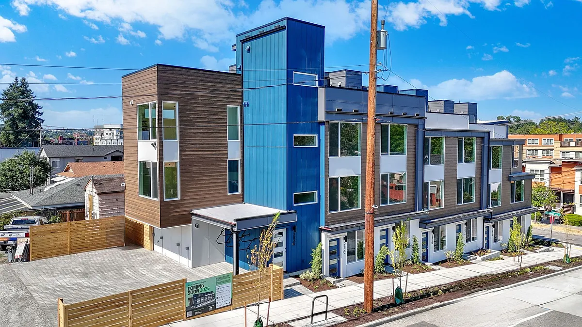 Building Photo - 2824 S Walden St