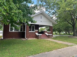 306 S Washington St, Mc Leansboro, IL 62859