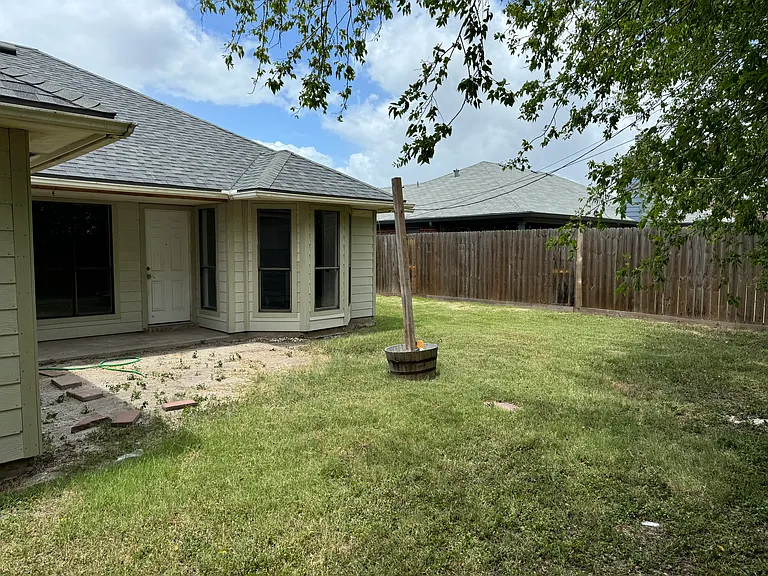 2842 Quebec Dr — Photo 30
