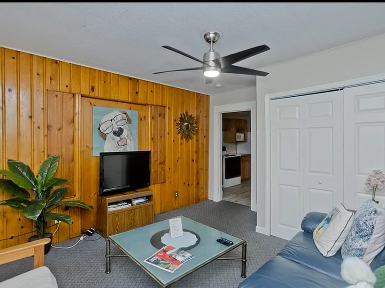 337 Newton St #1 — Photo 4