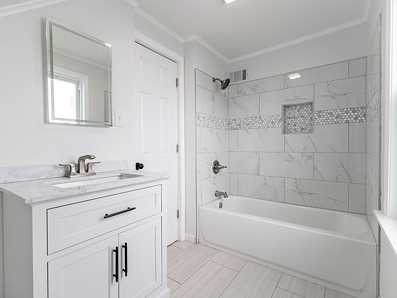 3rd image of 2105 169th St
