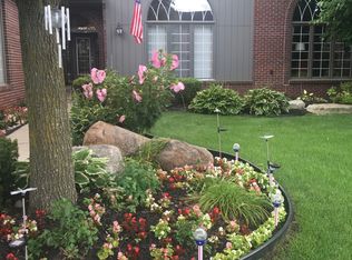 2060 Barberry Dr, Shelby Township, MI 48316