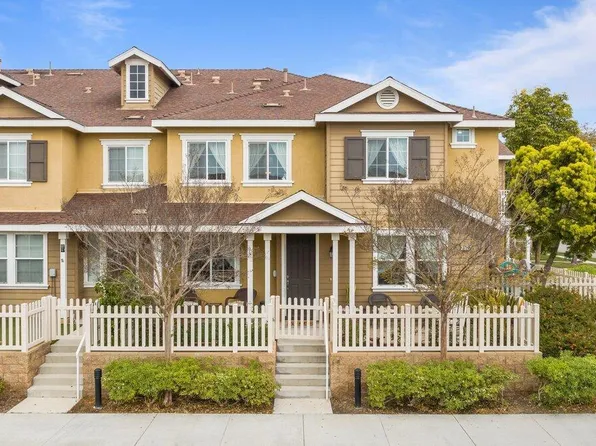 523 Garonne St, Oxnard, CA 93036