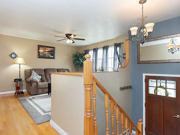 3rd image of 34 Ten Eyck Ave