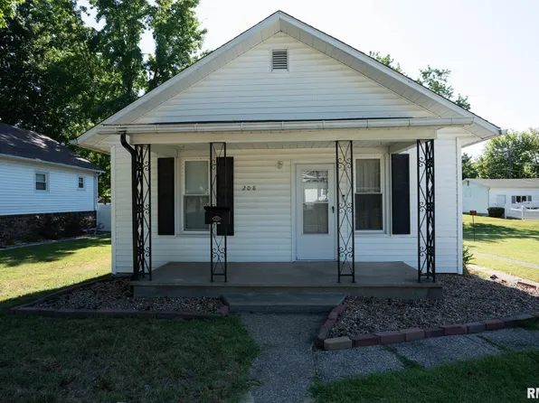 208 N 9th St, Herrin, IL 62948