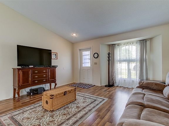 4th image of 11653 Fox Creek Dr