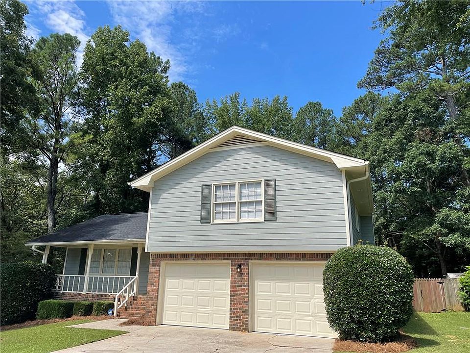 1st image of 1679 Oak Forest Dr SE