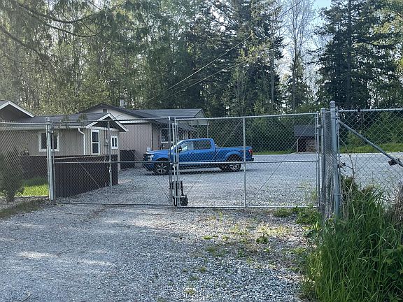 4th image of 903 104th St E