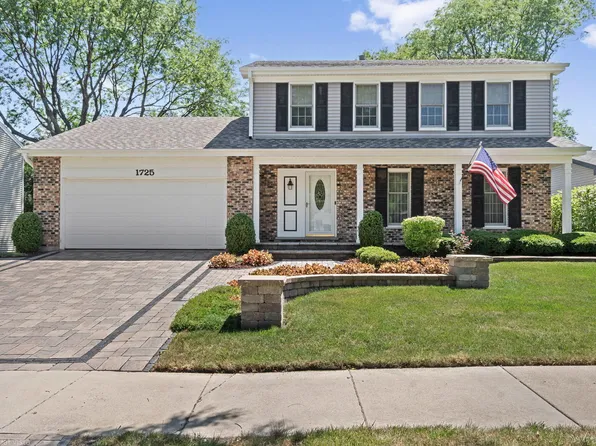 1725 Monmouth Pl, Downers Grove, IL 60516