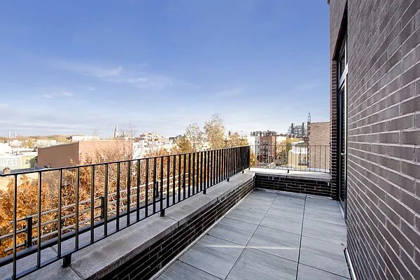 Rented by Compass | media 23