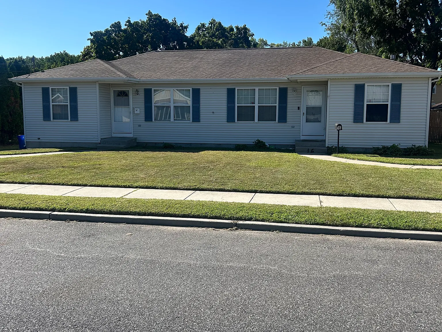 2 bed, 832 sqft, $1,850 — Photo 1