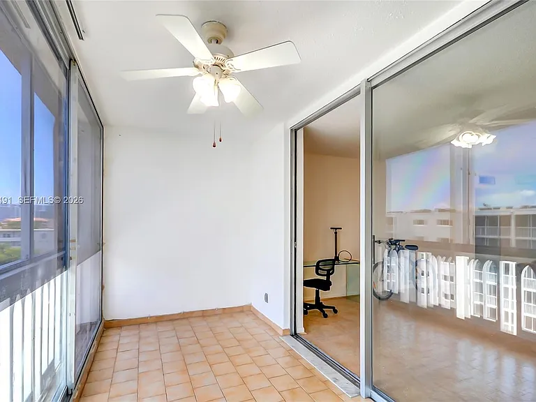 301 NE 14th Ave #702 — Photo 4