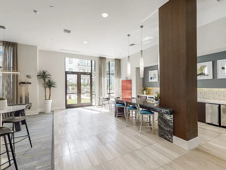 Rivera on Broadway Apartments — Photo 32