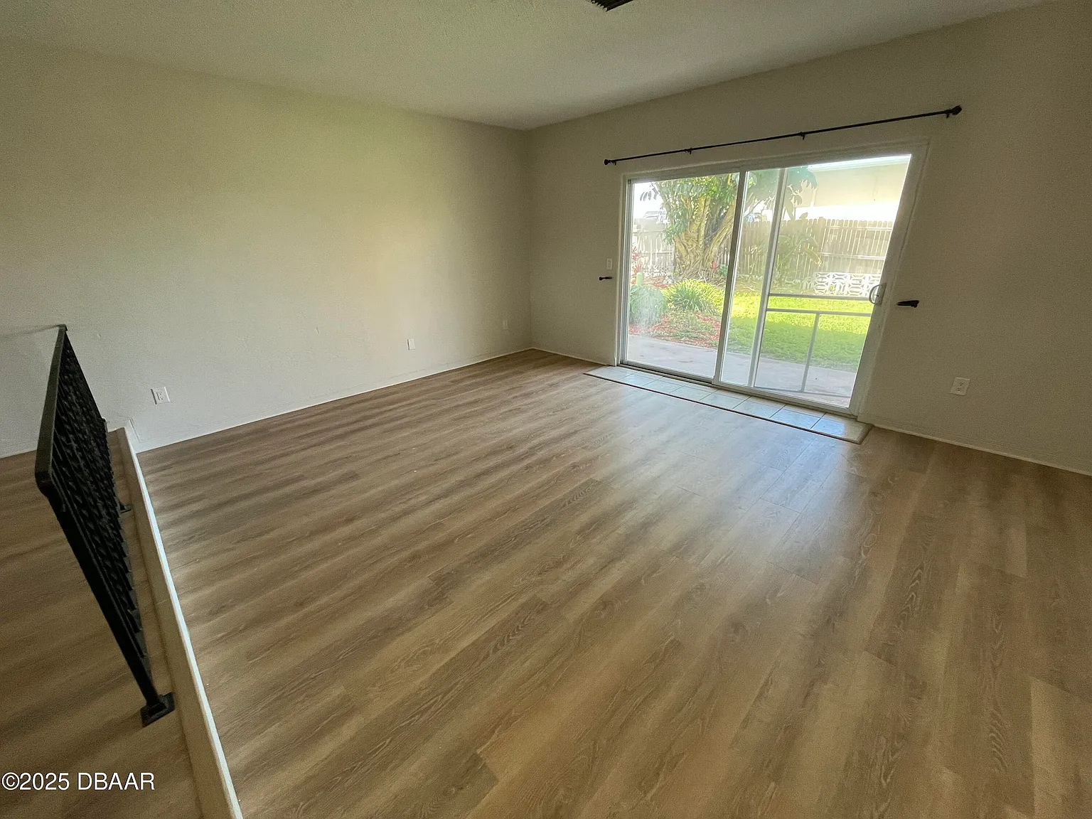 2 bed, 1.5 bath, 1800 sqft, $1,900 — Photo 3
