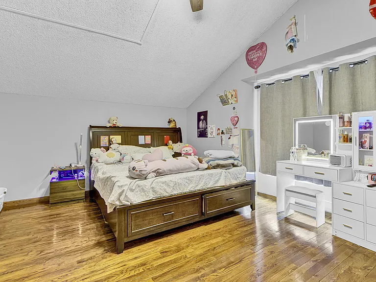 5893 Cassandra Ct — Photo 18