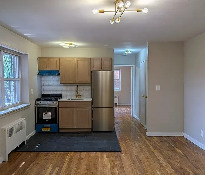 1276 Clinton Ave #2E — Photo 4