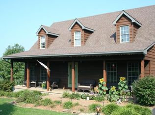 921 W Collins St, Goreville, IL 62939
