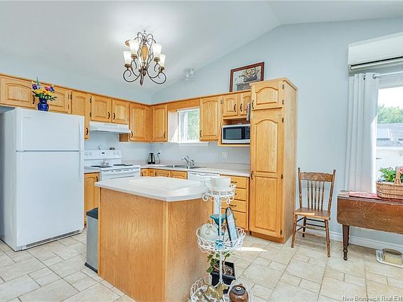 5th image of 529 Ammon Rd