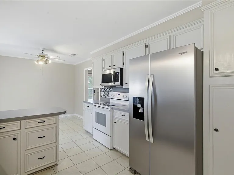 131 Cypress Dr — Photo 14