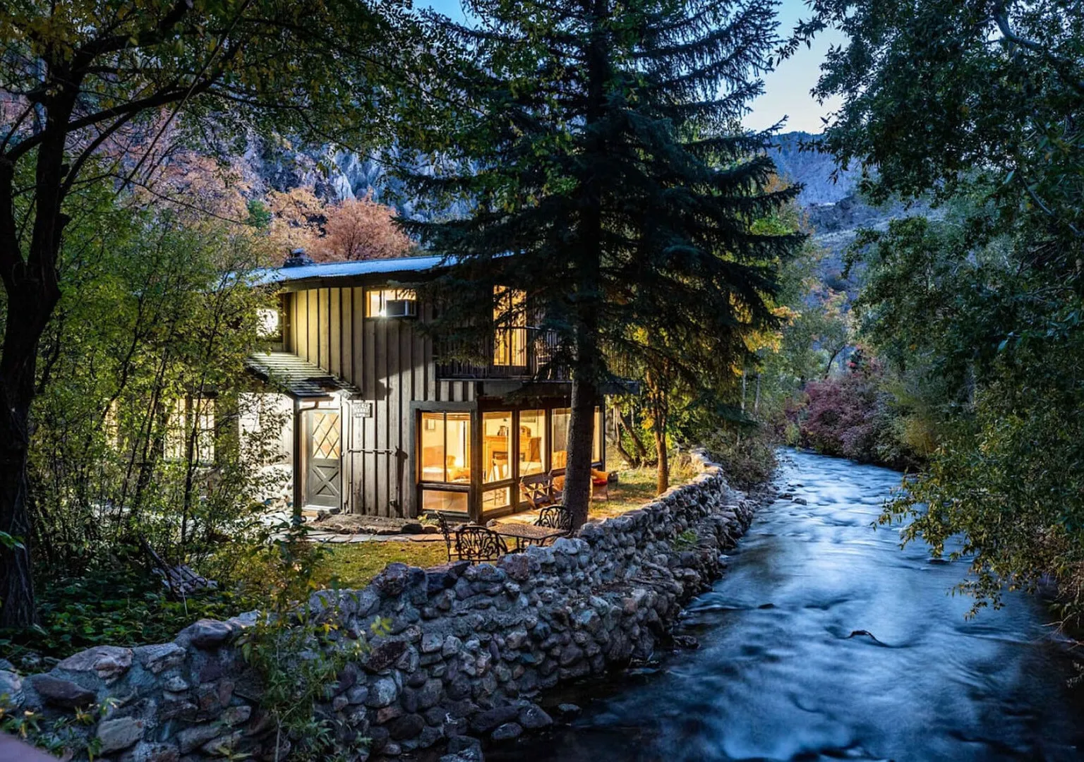 Cabin on Big Cottonwood River — Photo 2